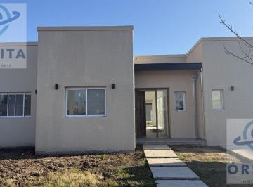 Casa · 147m² · 4 Ambientes · 2 Cocheras · Casa en Venta en Barrio San Pablo, Pilar