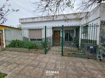 Casa · 137m² · 4 Ambientes · 1 Cochera · Venta Amplia Casa Apto Credito en San Nicolas