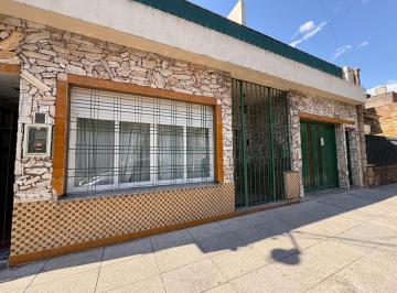 CASA PLANTA BAJA · Venta Casa Multifamiliar 7 Amb Ramos Mejia Oportunidad