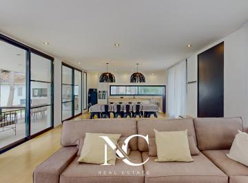 Casa · 200m² · 5 Ambientes · Casa en Venta en Costa Esmeralda