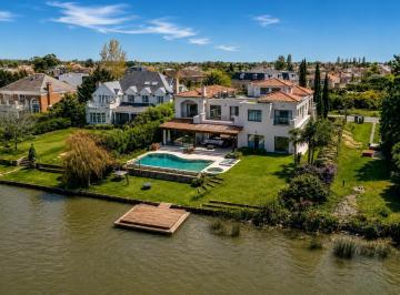 Casa · 740m² · 8 Ambientes · 2 Cocheras · Casa en Venta Barrio La Isla, Nordelta