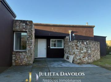 Casa · 879m² · 4 Ambientes · Casa Al Agua en Alquiler El Canton Barrio Islas