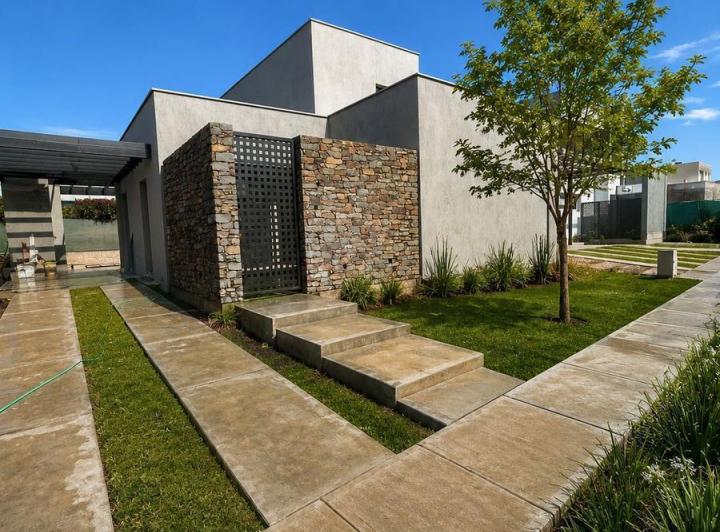 Casa · 133m² · 6 Ambientes · 1 Cochera