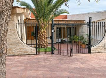 INGRESO · Csa en Venta en Barrio Tamarindos II