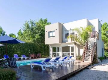 Edificio · 400m² · 12 Ambientes · Complejo de Cabañas - 6 Unidades - 675 m² - Las Gaviotas