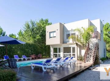Edificio · 400m² · 12 Ambientes · Complejo de Cabañas - 6 Unidades - 675 m² - Las Gaviotas