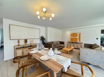 Casa · 220m² · 5 Ambientes · 1 Cochera · Venta: Casa de 3 Dorm. con Pileta. Funes Hills, Miraflores. Permuta/apta Crédito