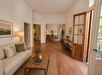 Casa · 141m² · 6 Ambientes · Venta: Casa en Planta Alta de Época con Tres Dorm. a Remodelar. Lourdes, Rosario.