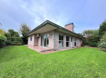 Casa · 127m² · 4 Ambientes · Chalet en El Entorno de Mar Chiquita