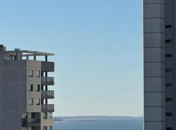 Departamento · 110m² · 1 Ambiente · Piso de 4 Ambientes con Balcón Corrido y Vista Al Mar.