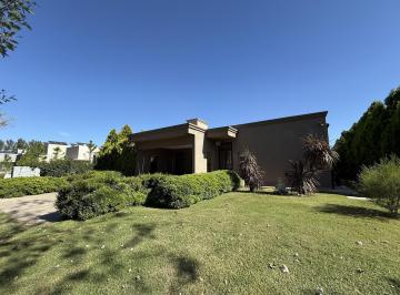 Casa · 176m² · 6 Ambientes · 2 Cocheras · Casa Venta 3 Dorm. Country Cerrado Puerto Roldan Amenities Seguridad Permuta