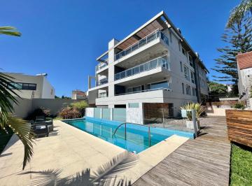 Departamento · 58m² · 2 Ambientes · 1 Cochera · Departamento de Categoría en Venta con Cochera y Baulera Sobre Av Libertador, Martínez.
