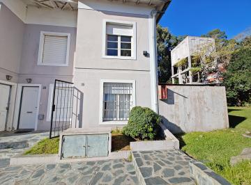 Casa · 70m² · 3 Ambientes · 1 Cochera · Duplex de Dos Dorm. - Alquiler - Zona Calvario