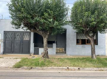 Casa · 111m² · 3 Ambientes · 1 Cochera · Casa en 3 Ambientes Venta con Cochera Terraza Morón