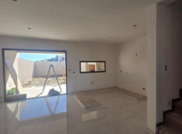 Casa · 162m² · 7 Ambientes · 2 Cocheras · Casa en La Calandria