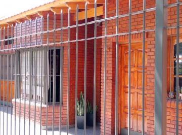 Casa · 150m² · 5 Ambientes · 1 Cochera · Casa en El Plumerillo, Apta Crédito