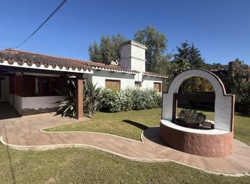 Casa · 438m² · 8 Ambientes · 2 Cocheras · Increible Propiedad en Venta en Rio Ceballos