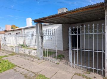 Casa de 3 ambientes, Santo Tomé · Casa en Alquiler - Santo Tomé, Santa Fe