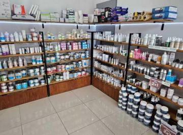 Fondo de comercio · 67m² · 2 Ambientes · 65 E/ 7 y 8 - Venta de Fondo de Comercio. Distribuidora de Cosmética Profesional E Insumos.