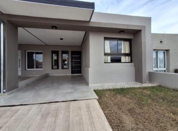 Casa de 3 ambientes, Córdoba · Gran Oportunidad Se Vende Urgente - Venta Casa 2 Dorm. 2 Baños
