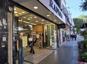 Local comercial · 326m² · Local Comercial en Alquiler en Cabildo y Sucre