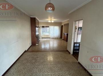 Casa · 195m² · 7 Ambientes · 1 Cochera · Casa Bien Ubicada en Martinez - Yapeyu Al 700 en Venta