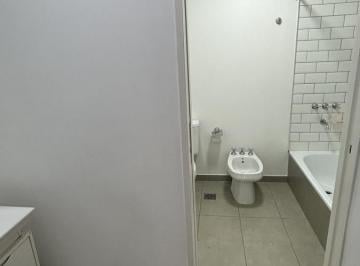 Casa · 195m² · 7 Ambientes · 1 Cochera · Casa Bien Ubicada en Martinez - Yapeyu Al 700 en Venta