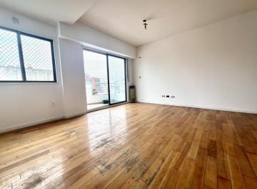 Departamento · 27m² · 1 Ambiente · 1 Cochera · Monoambiente Contrafrente Balcon Piso Alto Luminoso y con Cochera Incluida