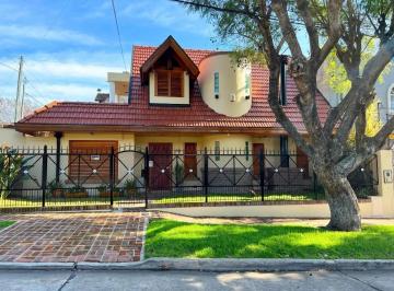 Casa · 185m² · 3 Ambientes · 2 Cocheras · Casa en Venta Excelente Construccion Don Bosco Quilmes