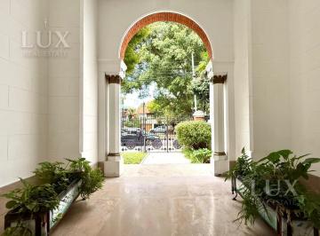 Casa · 582m² · 8 Ambientes · 6 Cocheras · Casa en Venta en Villa Devoto Sobre Av Maria Salvador del Carril con Frente Sobre Dos Lotes.