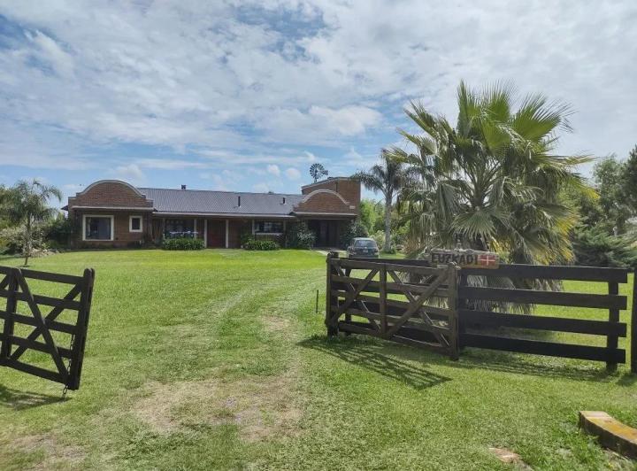 Quinta vacacional · 250m² · 6 Ambientes · 1 Cochera