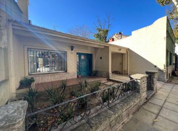 Casa de 5 ambientes, Vicente López · Excelente Chalet de 5 Amb en Vicente Lopez