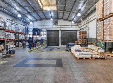 Depósito · 6600m² · 10 Cocheras · Alquiler de Deposito con Oficinas en Barracas con Entrada por Dos Calles