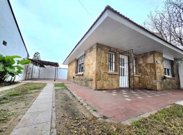 Casa · 74m² · 3 Ambientes · 6 Cocheras · Venta Casa 3 Ambientes con Parque en Barrio El Gaucho – Mar del Plata