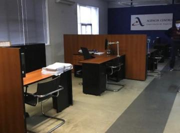 Oficina comercial , San Nicolás · Excelente Oficina con Cochera San Martin 570