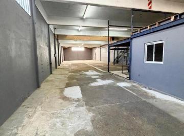 Depósito · 800m² · 8 Ambientes · Depósito con Oficinas en Alquiler 800 m² en Pesos en Caseros Autopista Acceso Oeste Av Alvear