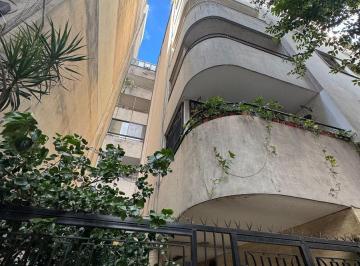 Departamento · 74m² · 3 Ambientes · Semipiso Externo de 2 Dorm. en Edificio Señorial
