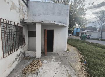 Casa · 52m² · 5 Ambientes · Casa a Reciclar en Barrio Alberdi