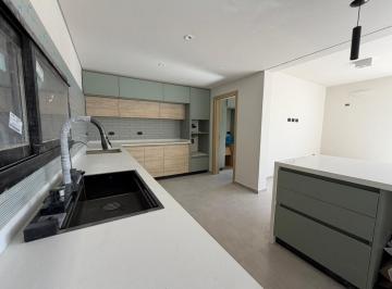 Casa · 149m² · 9 Ambientes · 2 Cocheras · Venta Casa Apto Crédito Docta Urbanización Inteligente, Córdoba