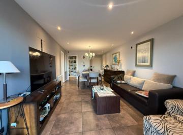 Departamento de 10 ambientes, Mar del Plata · En Edificio de Categoría Se Encuentra Este Departamento en Alquiler