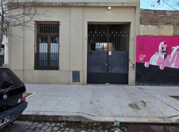 Casa de 7 ambientes, Chacarita · Casa 6 Ambientes en Chacarita – Lote Propio – Jardín, Cochera y Estudio Independ