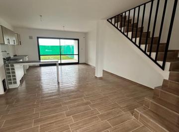 Casa · 95m² · 3 Ambientes · 1 Cochera · Casa - Docta Boulevard