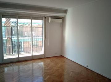 Departamento de 4 ambientes, Recoleta · Luminoso Depto de 4 Ambientes en Piso 8 con Dependencia, Baulera y Cochera