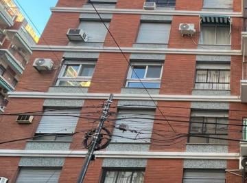 Departamento de 4 ambientes, Recoleta · Luminoso Depto de 4 Ambientes en Piso 8 con Dependencia, Baulera y Cochera