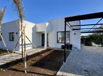 Casa · 210m² · 6 Ambientes · 4 Cocheras · Casa en San Matias a La Laguna en Venta con Piscina y Muelle