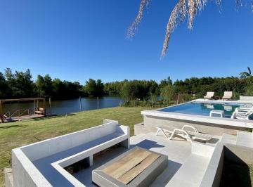 Casa · 222m² · 5 Ambientes · 2 Cocheras · Casa en El Cazal | Al Rio | a Estrenar | con Piscina