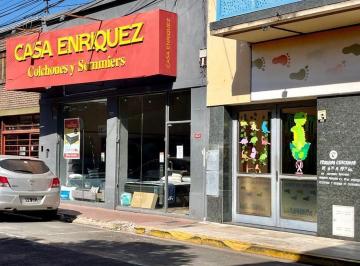 Local comercial · 687m² · Local Céntrico con Galpon/deposito a La Venta