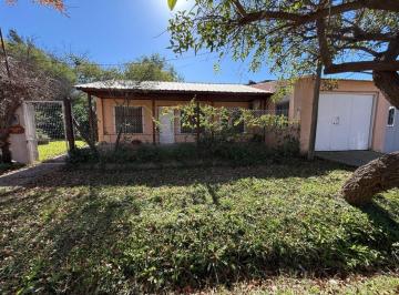 Casa · 67m² · 6 Ambientes · 1 Cochera · Casa en Venta en Ibarlucea - 3 Dorm.