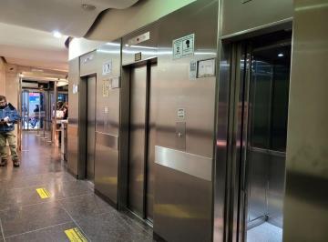 Oficina comercial de 3 ambientes, San Nicolás · Florida y Sarmiento - Excelente Ofic. Cfte Muy Lumin. Recep. + Á - Trab. + Sala Reun. + Despacho - Calef. Vig