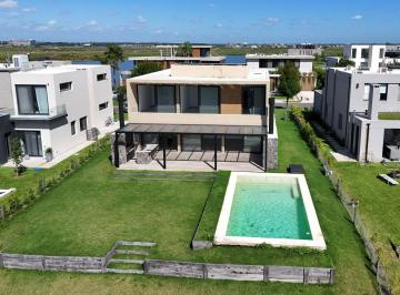 Casa · 305m² · 7 Ambientes · 2 Cocheras · Casa en Venta - 7 Amb en Virazón, Nordelta